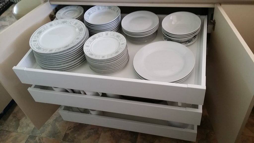 Kitchen drawer for plates and dinner set